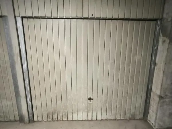 Garage/box 13 m² Gelos