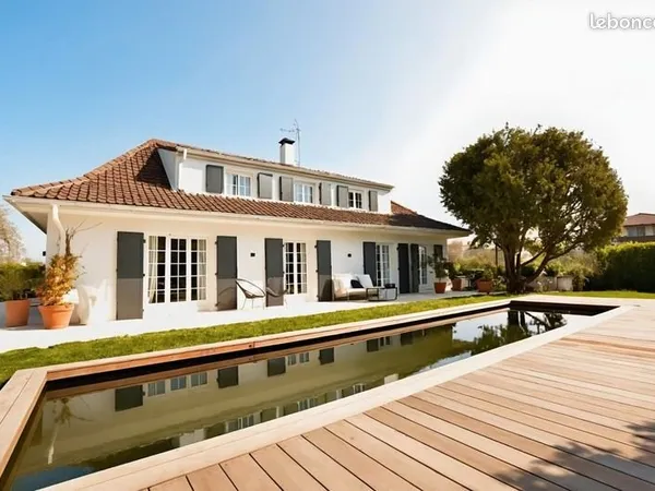 Villa 6 pièces 250 m²