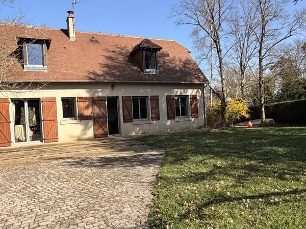 Maison avec vue exceptionnelle sur le château de Rivarennes