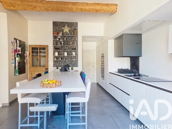 Maison 8 pièces 226 m²