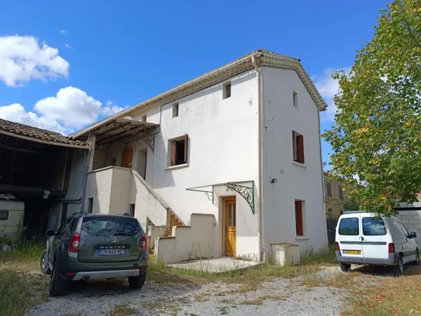 INVESTISSEMENT LOCATIF AVEC 3 APPARTEMENTS T3 EN BON ETAT