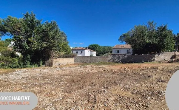 Terrain constructible 686 m²