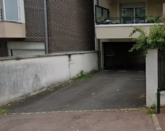 Garage/place de stationnement à vendre