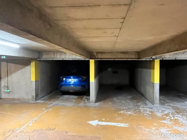 Place de parking à louer - 100 rue Petit Paris 19ème
