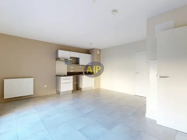 T2 avec terrasse / parking - Barrière de Bègles
