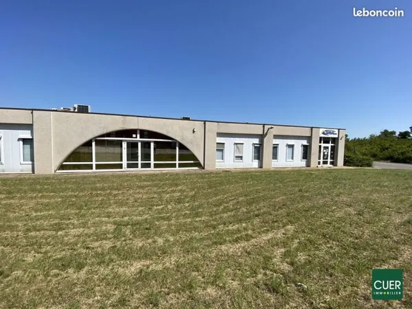 Local 248 m² PORTES-LES-VALENCE
