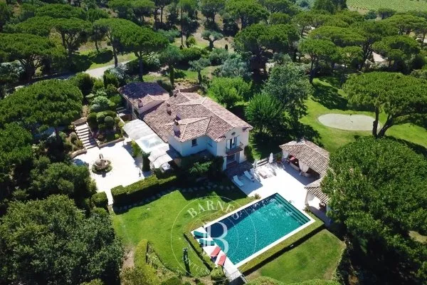 RAMATUELLE - PROPRIÉTÉ AVEC 2 MAISONS SUR 16 HECTARES
