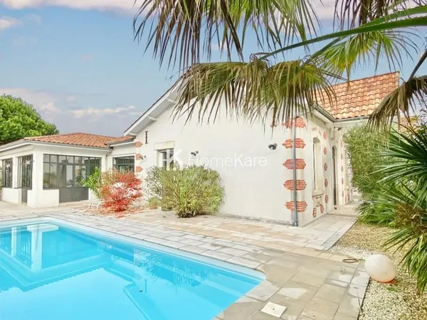 JOLIE VILLA 5 PIECES PLAGE ET COMMERCES A PIED