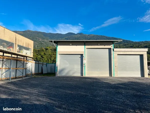 Local d’activité et entrepôt Location Sainte-Hélène-sur-Isère  71m² 690€