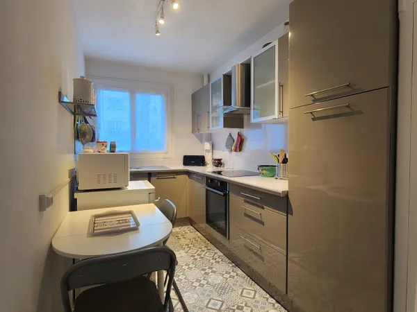 APPARTEMENT T2 RENOVE AVEC BALCONS ET CAVE