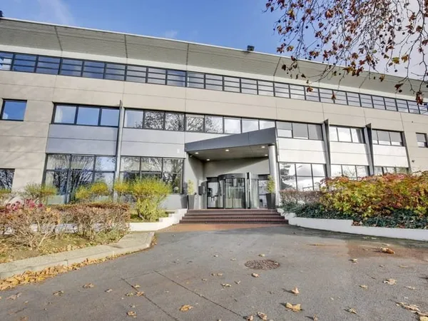 Bureau 1 pièce 550 m²