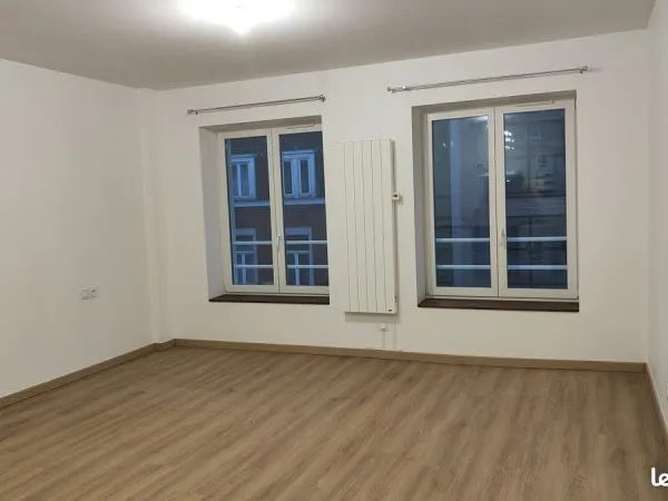 Loue studio de 22 m² entièrement rénové - Lille Hyper Centre
