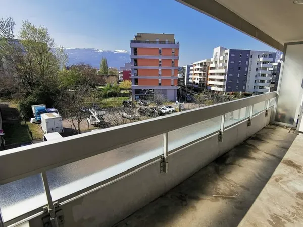 T3 de 69,4 m² avec terrasse et garage fermé en sous-sol