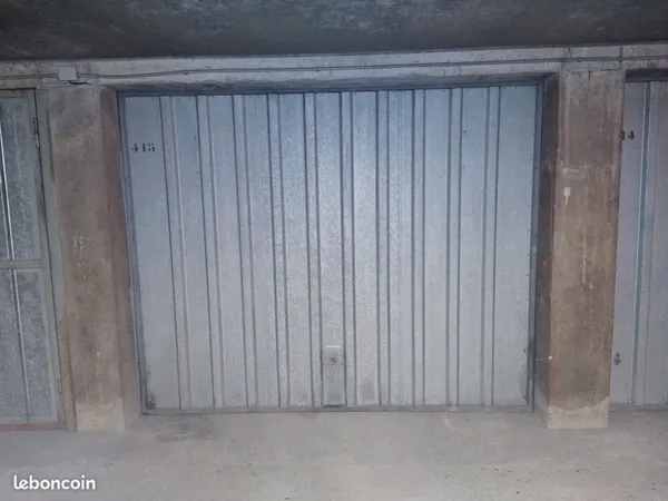 Garage à louer sur Chambery le haut