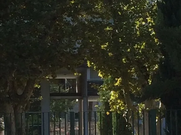 T2 très bien situé quartier prisé ,étage 6, terrasse avec dégagée ,résidentiel avec parc privé ,