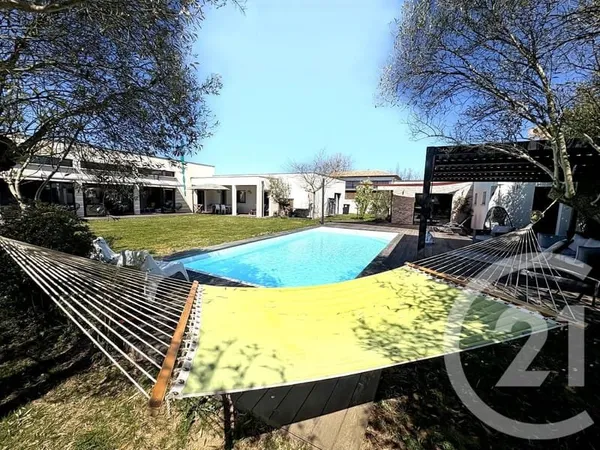 Maison 6 pièces 220 m²