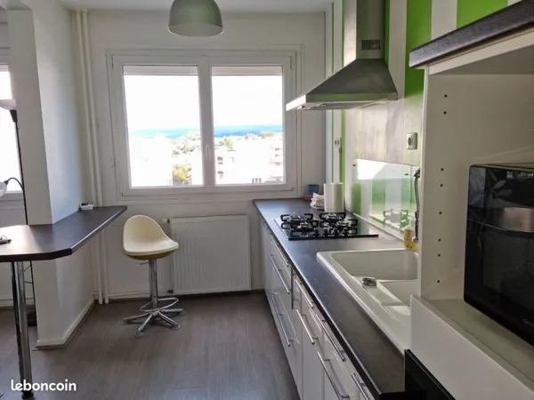 Grand studio proche fac + parking privé