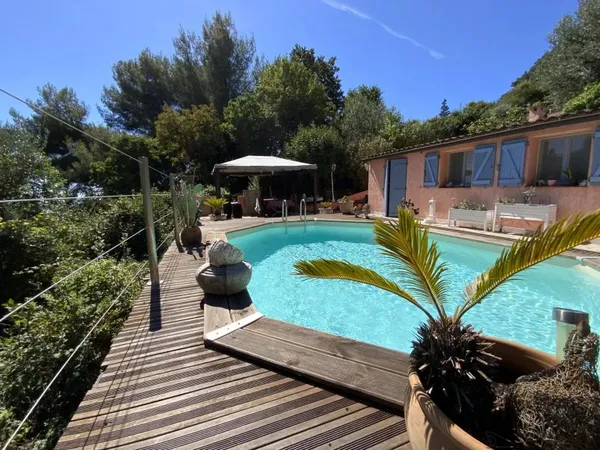 Villa provençale avec piscine et vue mer – Proche Monaco