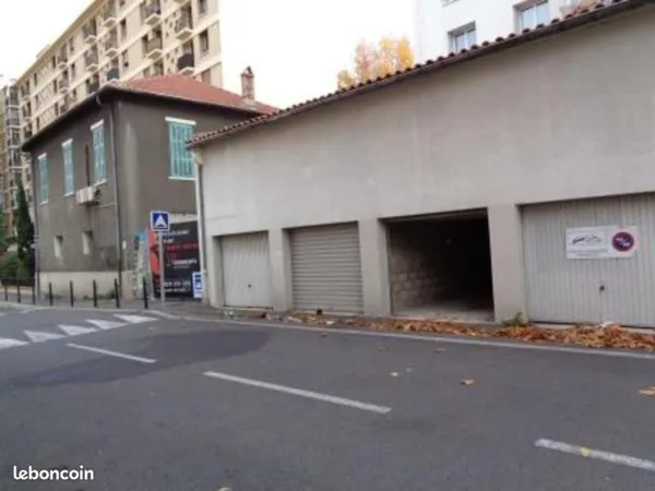 Garage/box 12 m² Aix En Provence