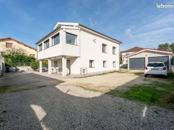 Maison 8 pièces 200 m²