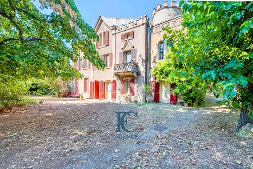 Château 13 pièces 800 m²