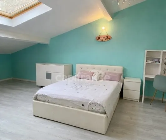Dernier étage - Grand duplex T4 de 147 m² avec parking - Cuisine coup de coeur ✨