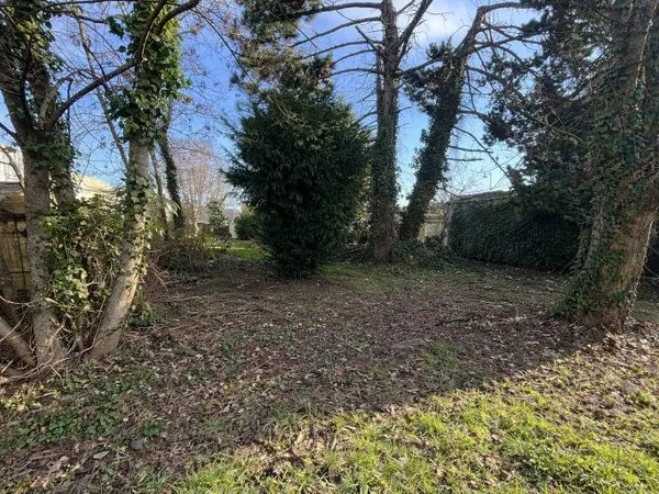 ST LEU LA FORET (95) - Dépendance 50m² à aménager