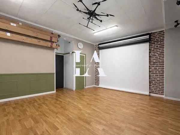 Local 42 m²