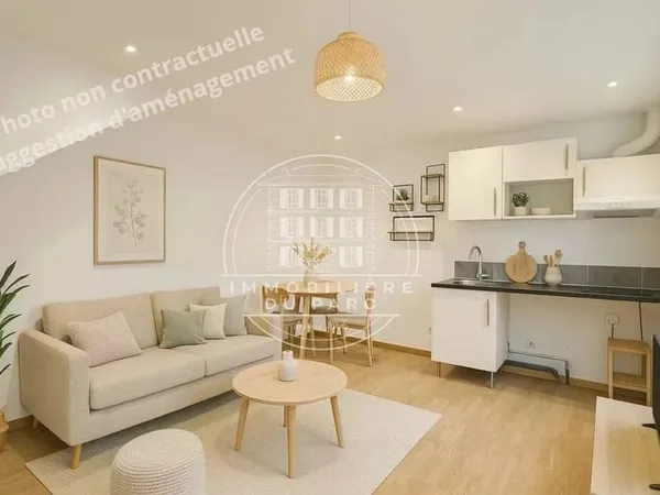 Charmant Duplex cosy & moderne en parfait état donnant sur une p