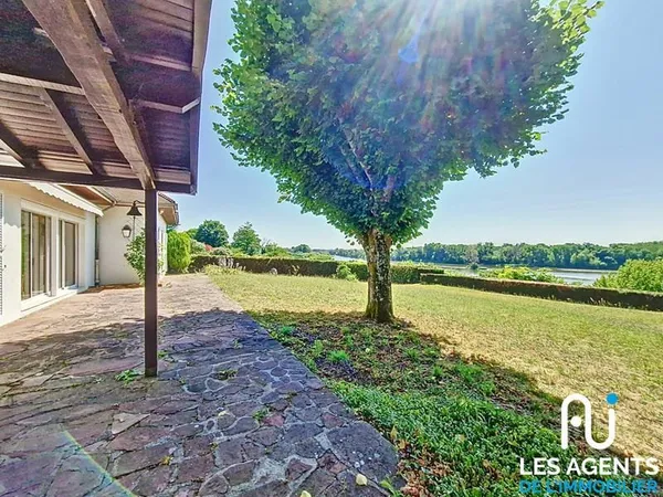 Maison vue Loire Saint Ay 7 pièces 5 chambres