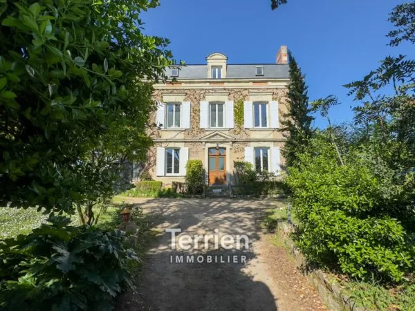 Maison bourgeoise avec parc arboré