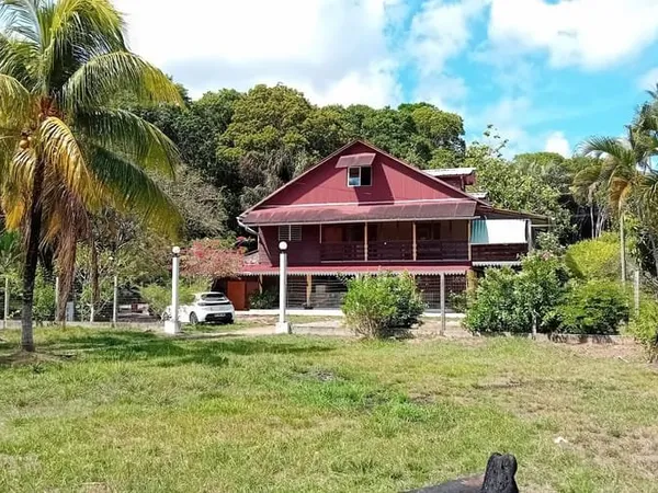 Maison 6 pièces 250 m²