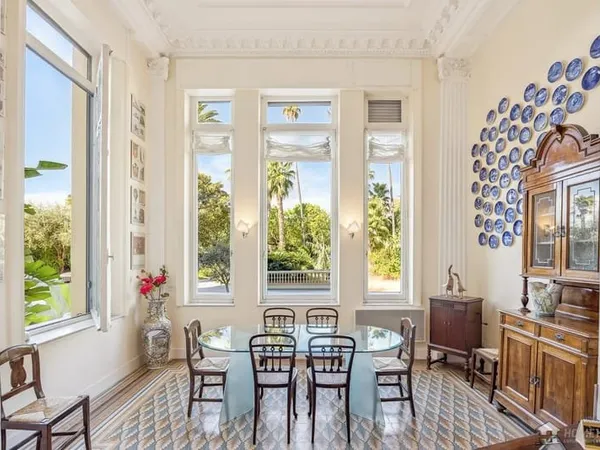 Appartement en rez-de-chaussée au coeur de Beaulieu-sur-Mer dans une élégante demeure Belle Époque