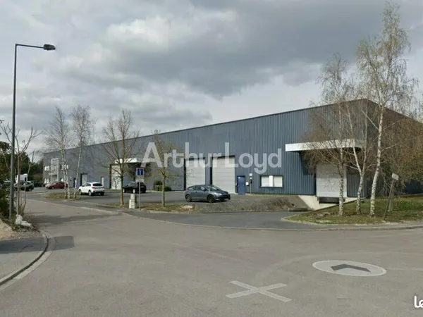 Local d'activité 1 240 m²