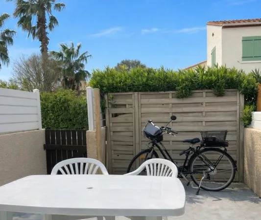 Appartement avec terrasse et parking SAINT CYPRIEN plage (66