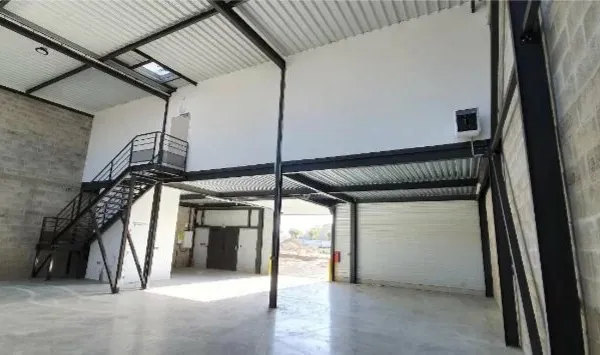MARCOUSSIS (91) A LOUER LOCAUX D'ACTIVITES 254M²