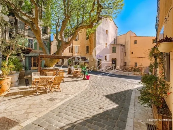 Duplex de charme avec cheminée au coeur du village
