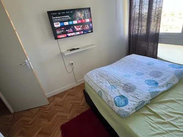 Apparemment en colocation situé a Grigny a 2 minutes de la gare RER D