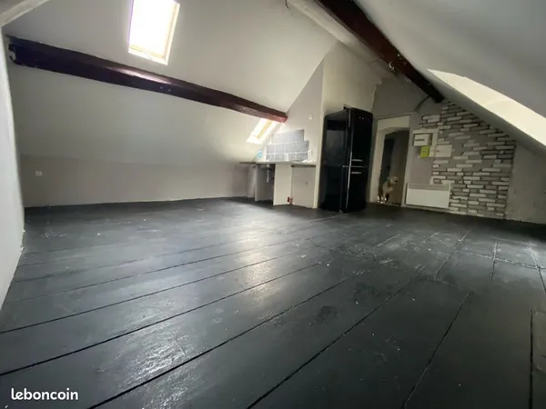 Studio de 35 m², au deuxième et dernier étage