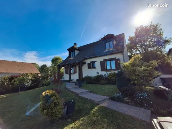 Maison 120m² avec garage et jardin - Idéalement située