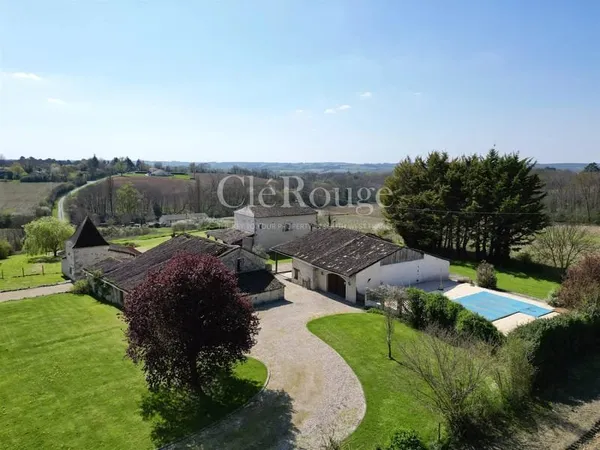 10 minutes d'Eymet et Duras - Propriété avec vues, maison d'amis, piscine et 1 hectare de terrain