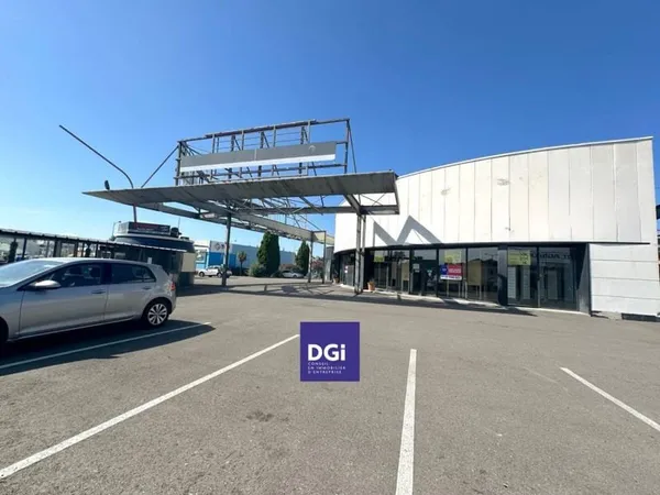 Local commercial 800 m²