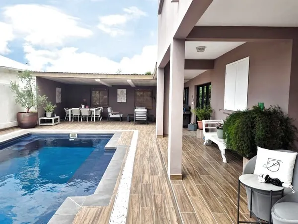 Villa familiale 3 chambres avec piscine à Sainte-Marie (300