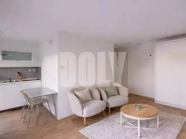 DOLY - Studio + Jardin sans vis-à-vis - 75020