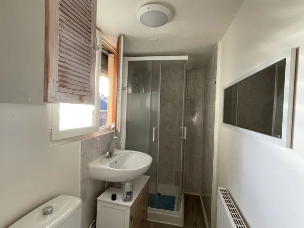 Petite maison de ville à louer