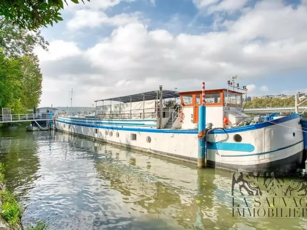 Péniche de 190m2 avec pont supérieur 135 m² aménagés - Boulogne Billancourt