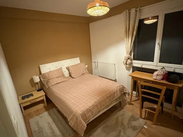 Chambre à louer colocation féminine