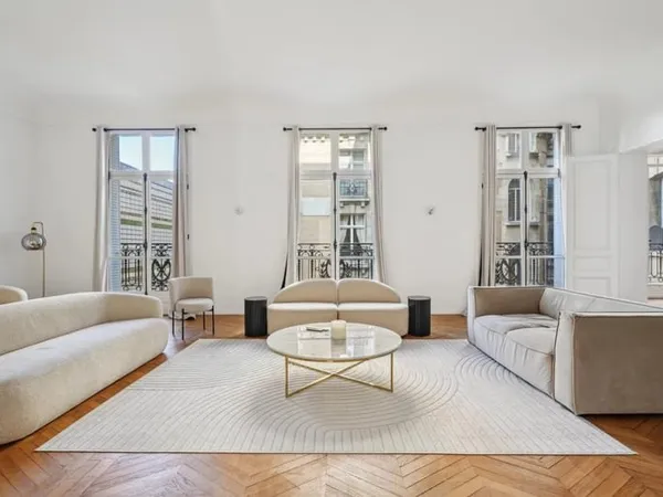 Appartement 3 pièces 247 m²