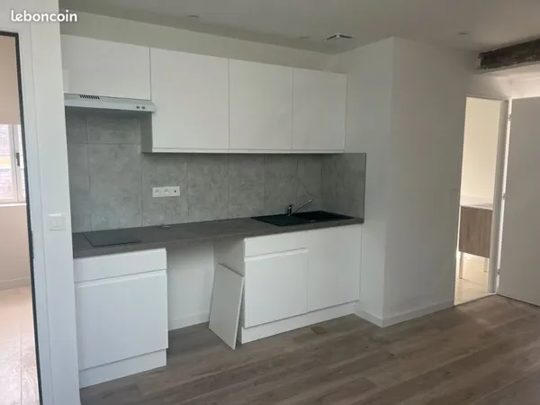 A louer appartement studio la fleche