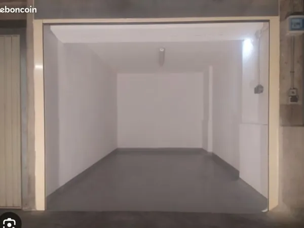 Place de Parking Sous-Terrain Sécurisée - Charenton-le-Pont (94220)
